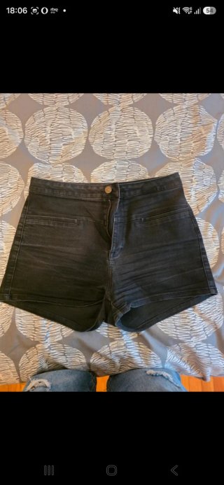 Short vaquero negro Pull & Bear