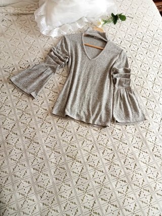 Jersey Gris de Punto con Mangas Acampanadas TM
