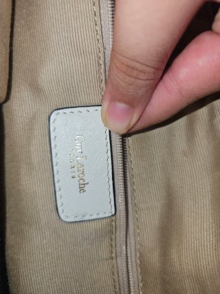 Bolso de mano Guy Laroche blanco
