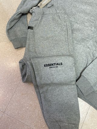 Chándal Essentials Gris Talla M