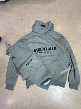 Chándal Essentials Gris Talla M