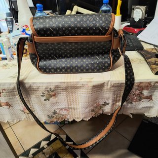 Borsa a tracolla con stampa monogramma