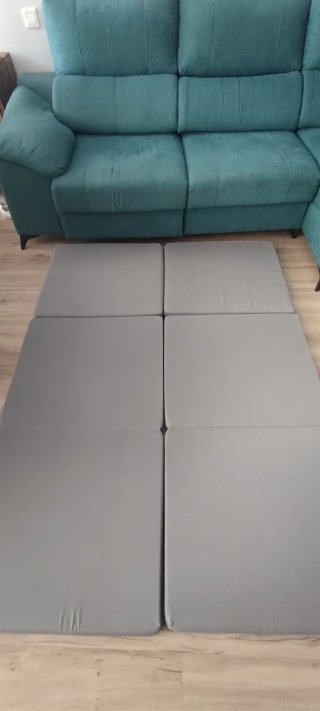 2 puffs tipo colchón Aldi. (1.35)