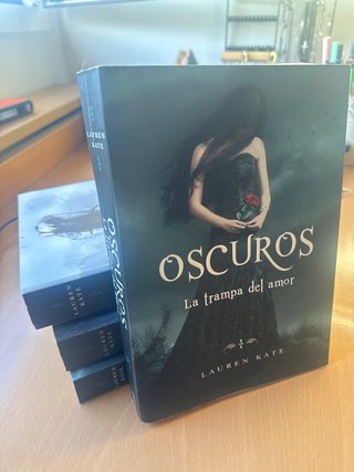 Oscuros. La trampa del amor