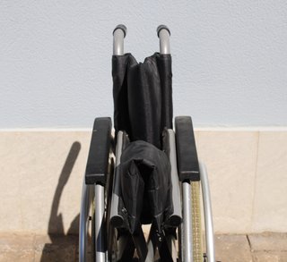 Silla de ruedas manual plegable