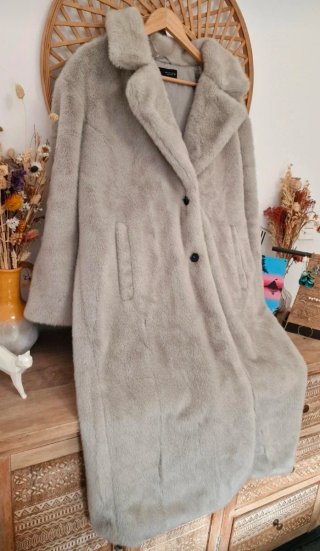 Abrigo de pelo largo Zara beige talla M
