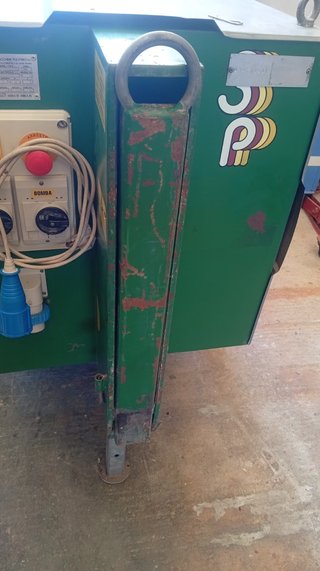 MÁQUINA LIMPIADORA DE PANELES Y TABLEROS