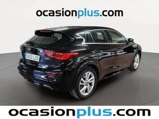 Infiniti Q30 1.6T Premium 90 kW (122 CV)