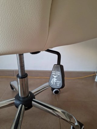 Silla tocador blanca con ruedas