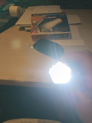 Linterna LED Quantum 200 Lumen
