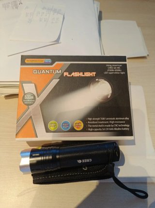 Linterna LED Quantum 200 Lumen