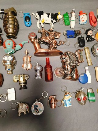 Lote de 98 mecheros coleccionistas