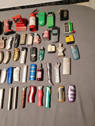 Lote de 98 mecheros coleccionistas