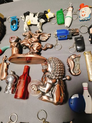 Lote de 98 mecheros coleccionistas
