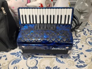 Acordeón Startone Azul Brillante