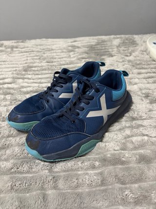 Set de Padel Adidas: Pala, Paletero y Zapatillas