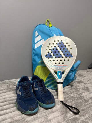 Set de Padel Adidas: Pala, Paletero y Zapatillas