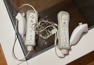 Nintendo Wii Blanca + 2 Mandos + Accesorios