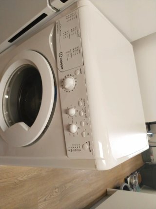 Combo Frigorífico Candy y Lavadora Indesit