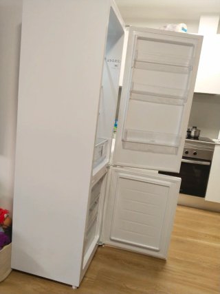 Combo Frigorífico Candy y Lavadora Indesit