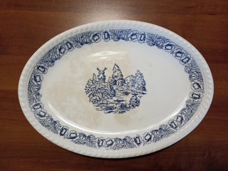 Piatto ovale vintage con decoro blu