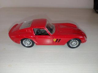 Modellino Ferrari 250 GTO 1/24 Bburago