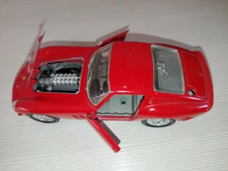 Modellino Ferrari 250 GTO 1/24 Bburago