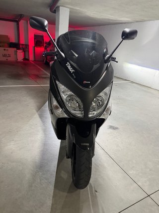 Yamaha T-Max 500XP Maxi Scooter Negra/Gris