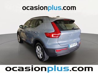Volvo XC40 T2 Momentum Core 95 kW (129 CV)