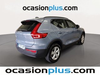 Volvo XC40 T2 Momentum Core 95 kW (129 CV)