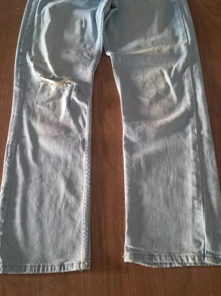 Pantalones vaqueros desgastados