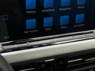 Volkswagen Golf 8 / 2.0 TDI / DSG / Año 2022