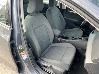 Volkswagen Golf 8 / 2.0 TDI / DSG / Año 2022