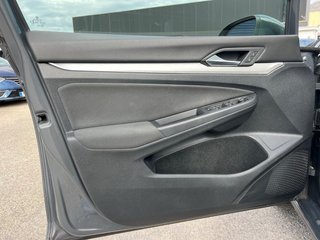 Volkswagen Golf 8 / 2.0 TDI / DSG / Año 2022