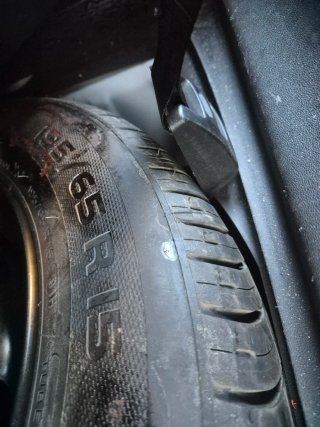 Neumático 195/65R15 con llanta