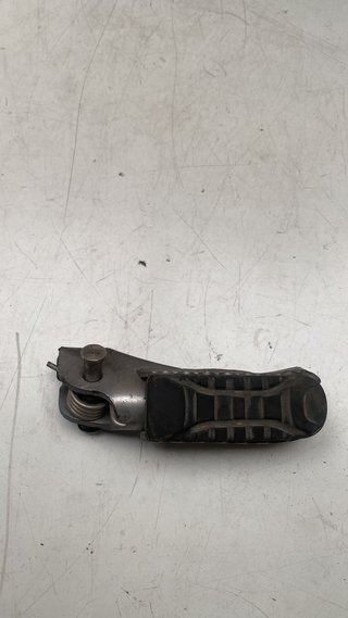 Estribera delantera derecha para BMW, F 750 GS. Ref 46718409416
