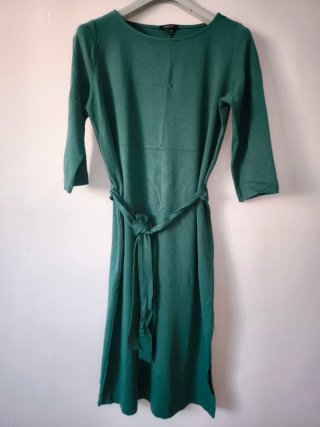 Vestido verde esmeralda manga 3/4 con lazo