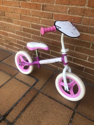 Bicicleta de equilibrio infantil rosa