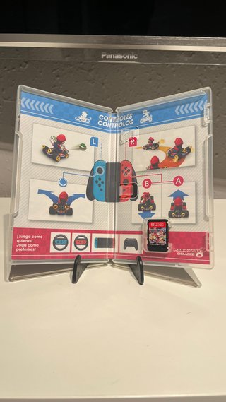 MARIO KART 8 DELUXE (NINTENDO SWITCH)