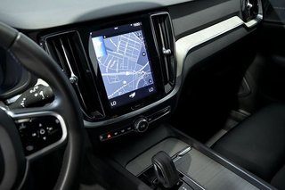 Volvo V60   2.0 B4 D AWD Cross Country Pro AUTO