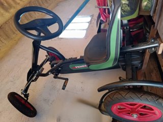 Coche de pedales Fendt