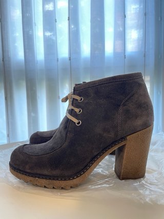 Botines de Piel Gris Gadea