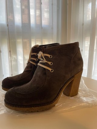 Botines de Piel Gris Gadea