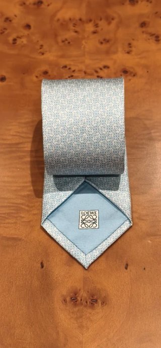 CORBATA LOEWE, SEDA NATURAL, EXCLUSIVA, CELESTE.