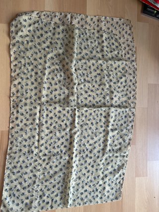 Pañuelo cuello floral beige y azul