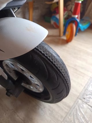 Moto Eléctrica Infantil Honda 6V , sin casi uso