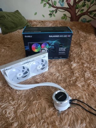 Dissipatore a Liquido LianLi Galahad AIO 240 white