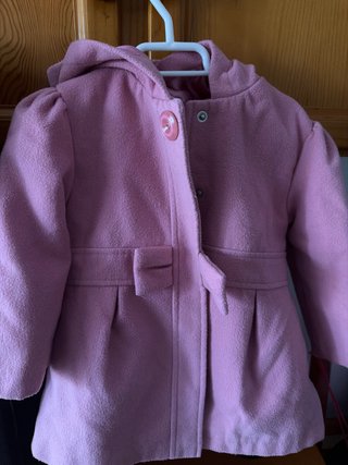 Abrigo rosa con gorro para niña