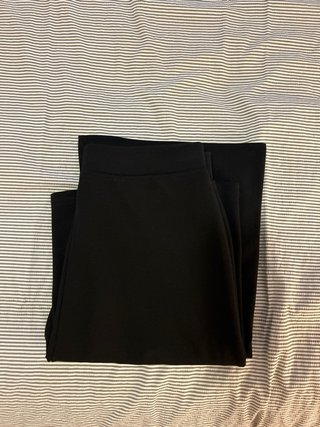 Pantalón de fiesta negro tipo campana