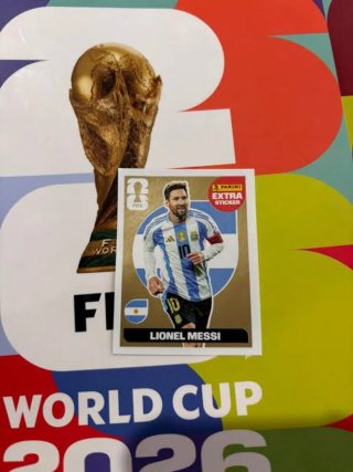 Álbum Panini Mundial y Cromo Messi Gold